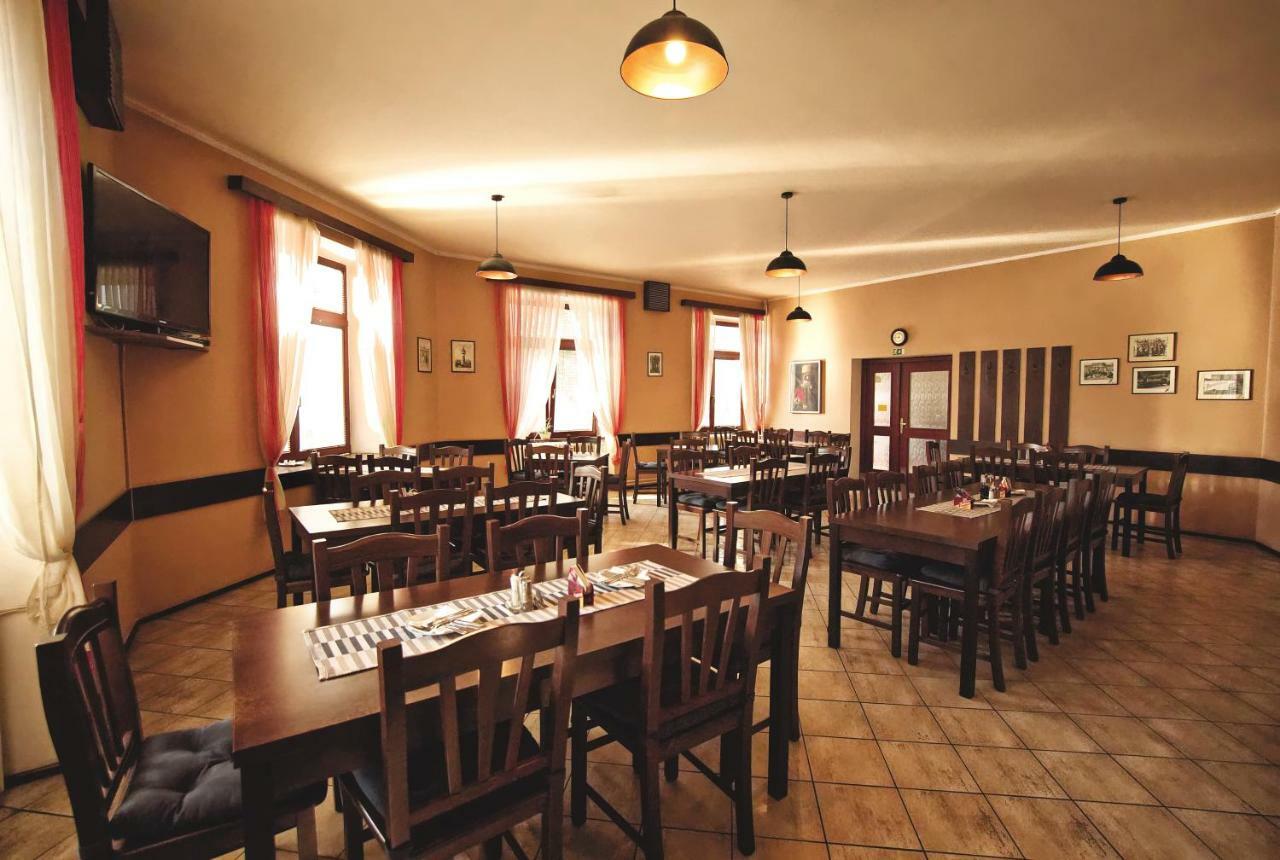 Restaurace A Penzion Praha Dolní Dunajovice Екстериор снимка