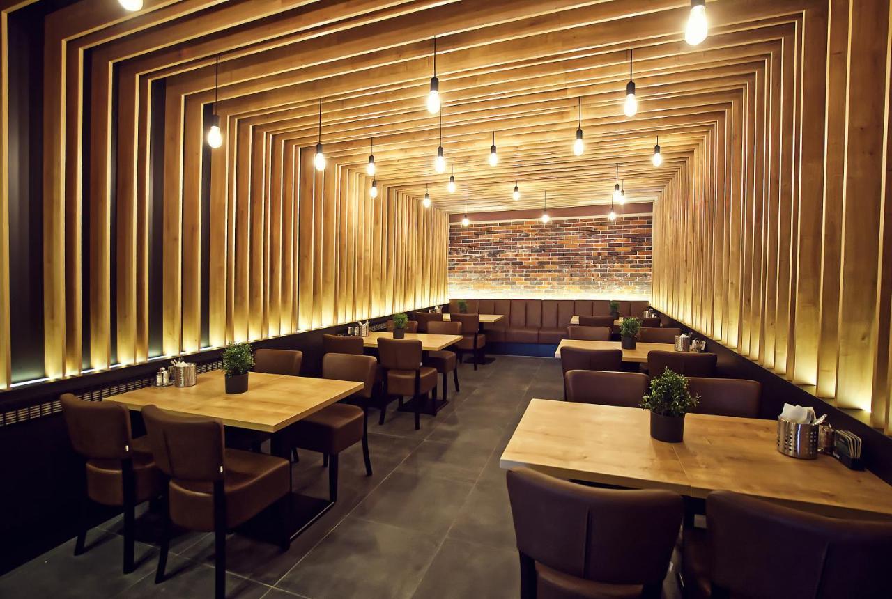 Restaurace A Penzion Praha Dolní Dunajovice Екстериор снимка